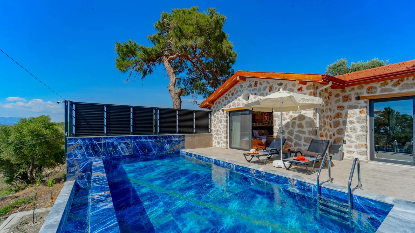 Patara’da Deniz Manzaralı, Korunaklı Havuzlu, Jakuzili, Ekonomik Villa