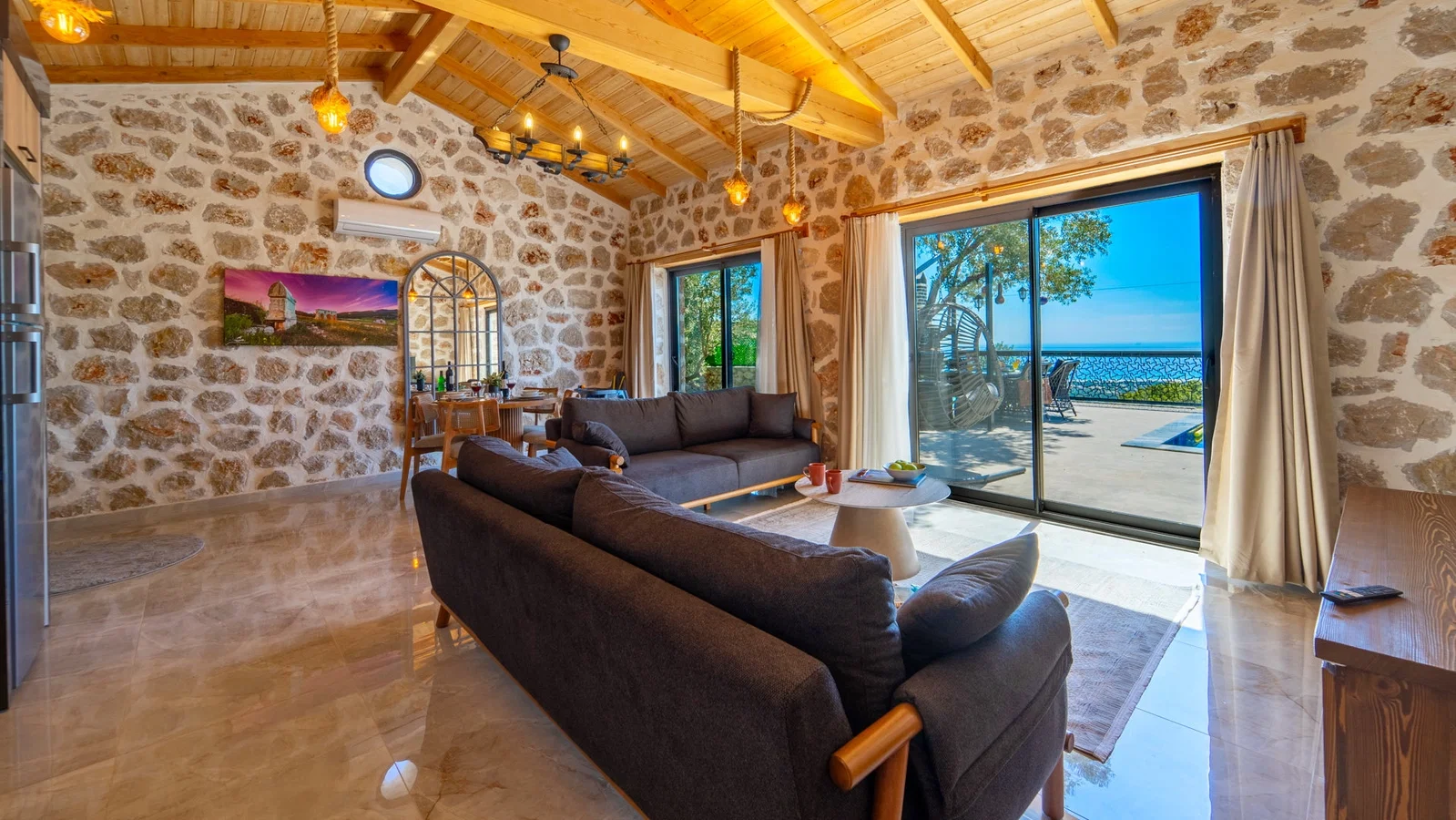Patara’da Deniz Manzaralı, Korunaklı Havuzlu, Jakuzili, Ekonomik Villa