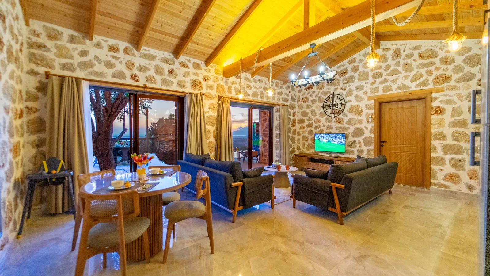 Patara’da Deniz Manzaralı, Korunaklı Havuzlu, Jakuzili, Ekonomik Villa
