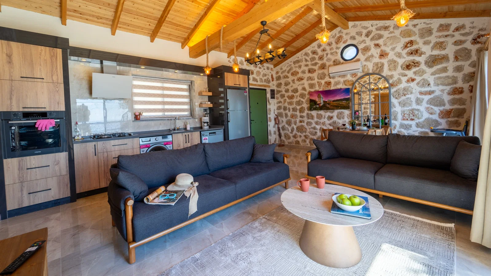 Patara’da Deniz Manzaralı, Korunaklı Havuzlu, Jakuzili, Ekonomik Villa