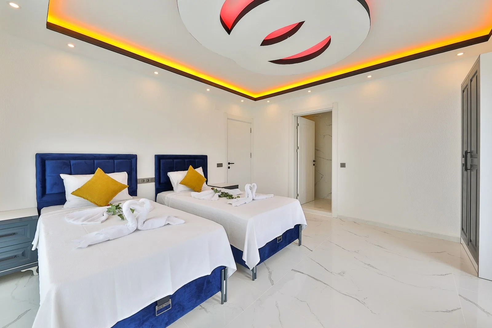 Çavdır’da Balayı Çiftlerine Uygun, Korunaklı Havuzlu, 2 Yatak Odalı, Ekonomik Villa