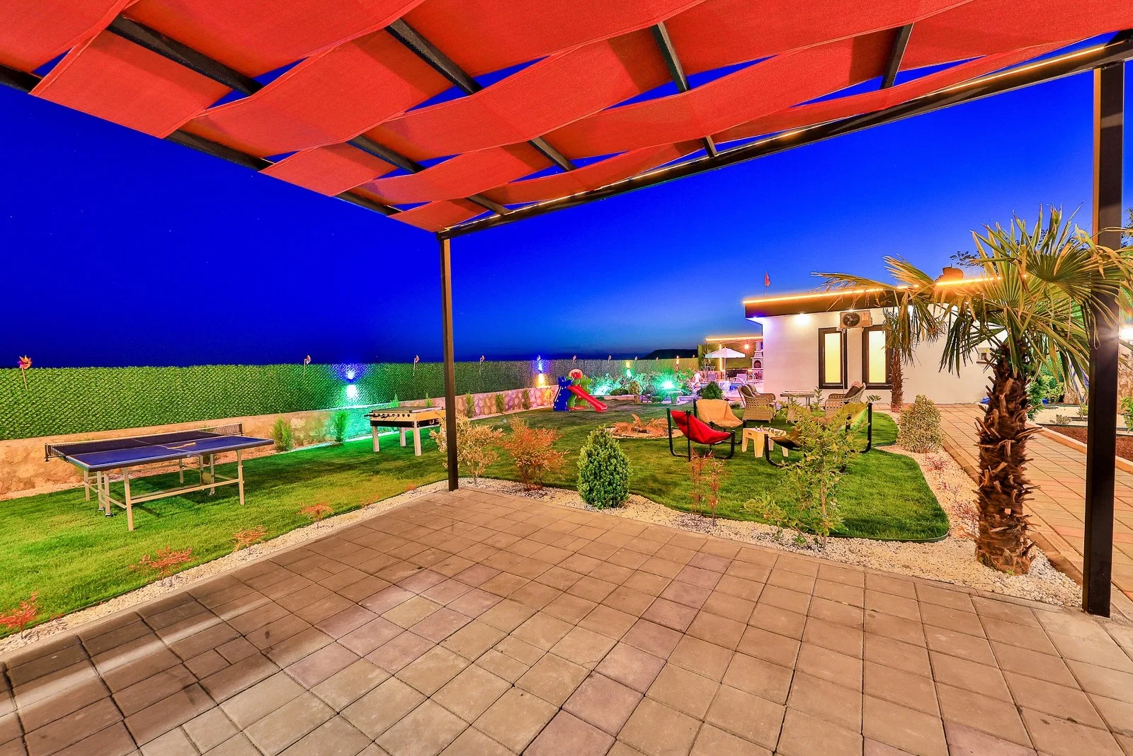 Çavdır’da Balayı Çiftlerine Uygun, Korunaklı Havuzlu, 2 Yatak Odalı, Ekonomik Villa