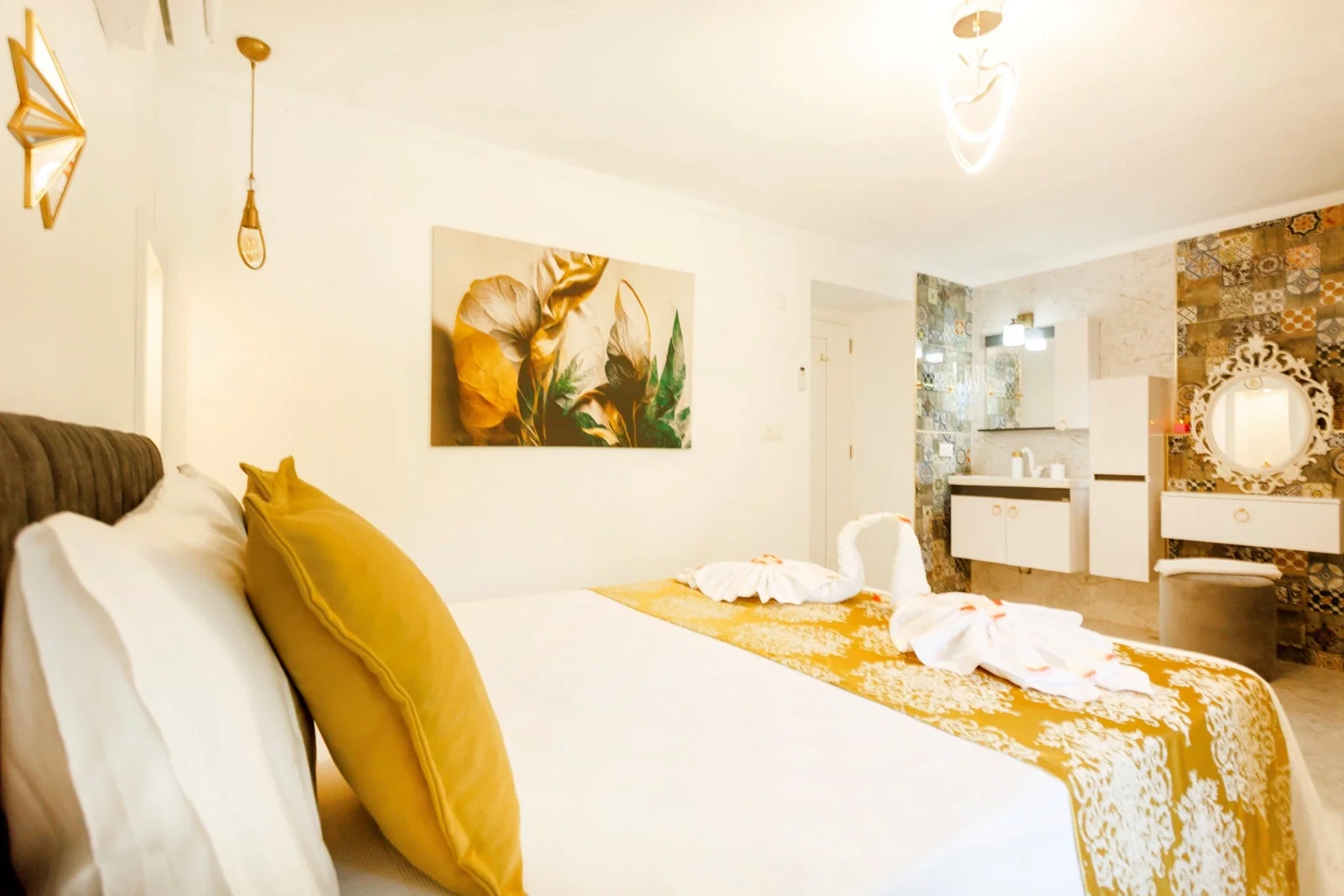 Bezirgan’da Balayı Çiftlerine Uygun, Korunaklı Havuzlu, 2 Yatak Odalı, Ekonomik Villa