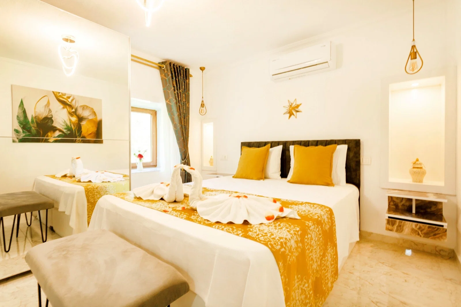 Bezirgan’da Balayı Çiftlerine Uygun, Korunaklı Havuzlu, 2 Yatak Odalı, Ekonomik Villa