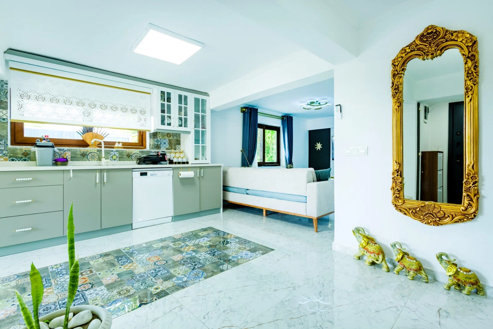 Bezirgan’da Balayı Çiftlerine Uygun, Korunaklı Havuzlu, 2 Yatak Odalı, Ekonomik Villa