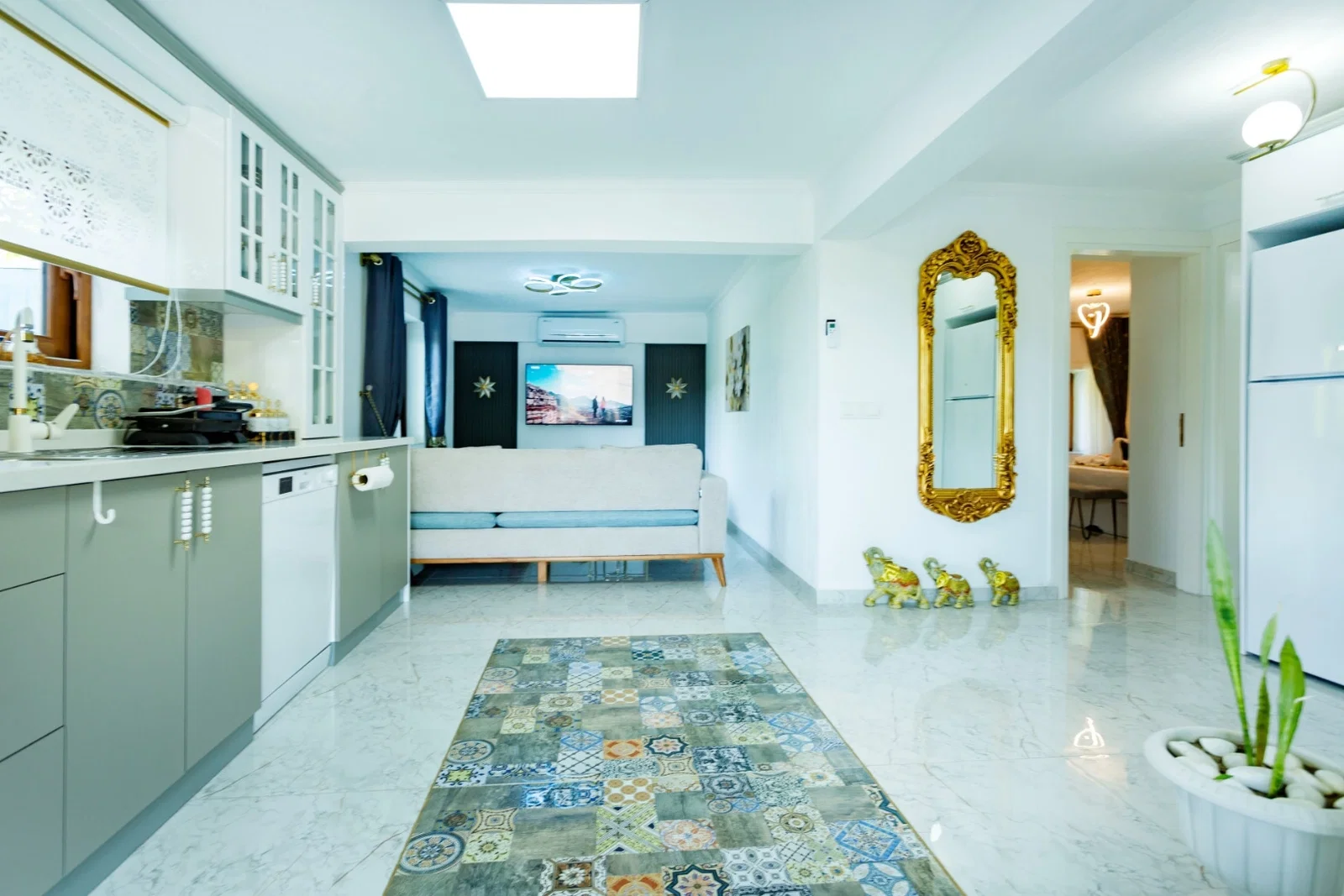Bezirgan’da Balayı Çiftlerine Uygun, Korunaklı Havuzlu, 2 Yatak Odalı, Ekonomik Villa