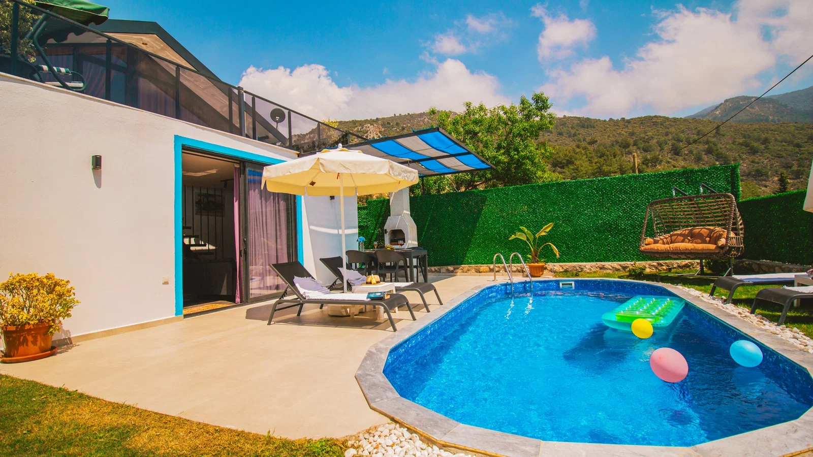 Çavdır’da Balayı Çiftlerine Uygun, Korunaklı Havuzlu, 2 Yatak Odalı, Kiralık Villa