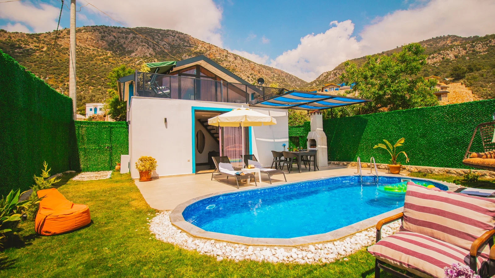 Çavdır’da Balayı Çiftlerine Uygun, Korunaklı Havuzlu, 2 Yatak Odalı, Kiralık Villa