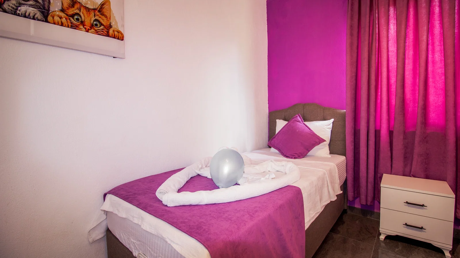 Çavdır’da Balayı Çiftlerine Uygun, Korunaklı Havuzlu, 2 Yatak Odalı, Kiralık Villa