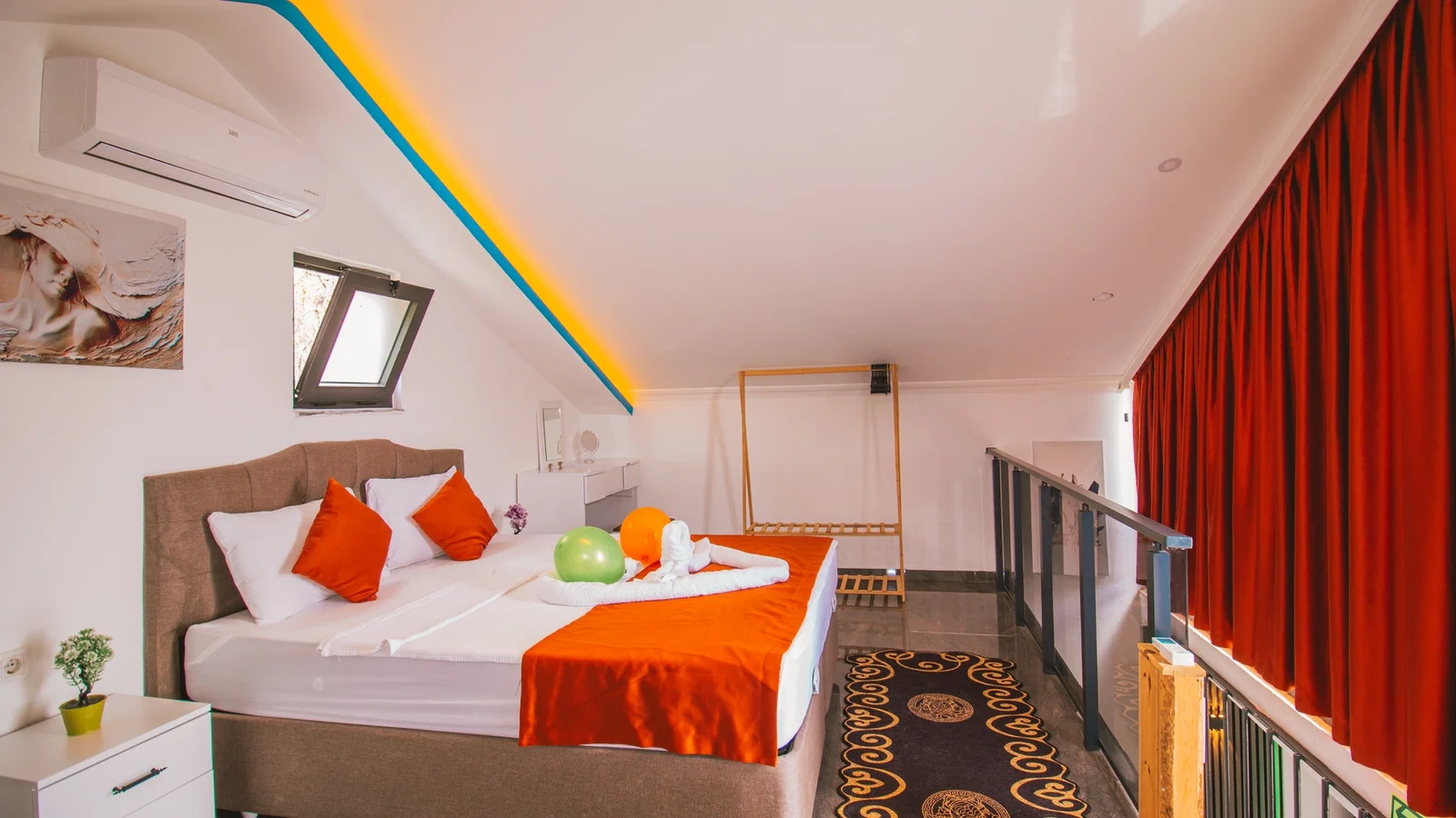 Çavdır’da Balayı Çiftlerine Uygun, Korunaklı Havuzlu, 2 Yatak Odalı, Kiralık Villa