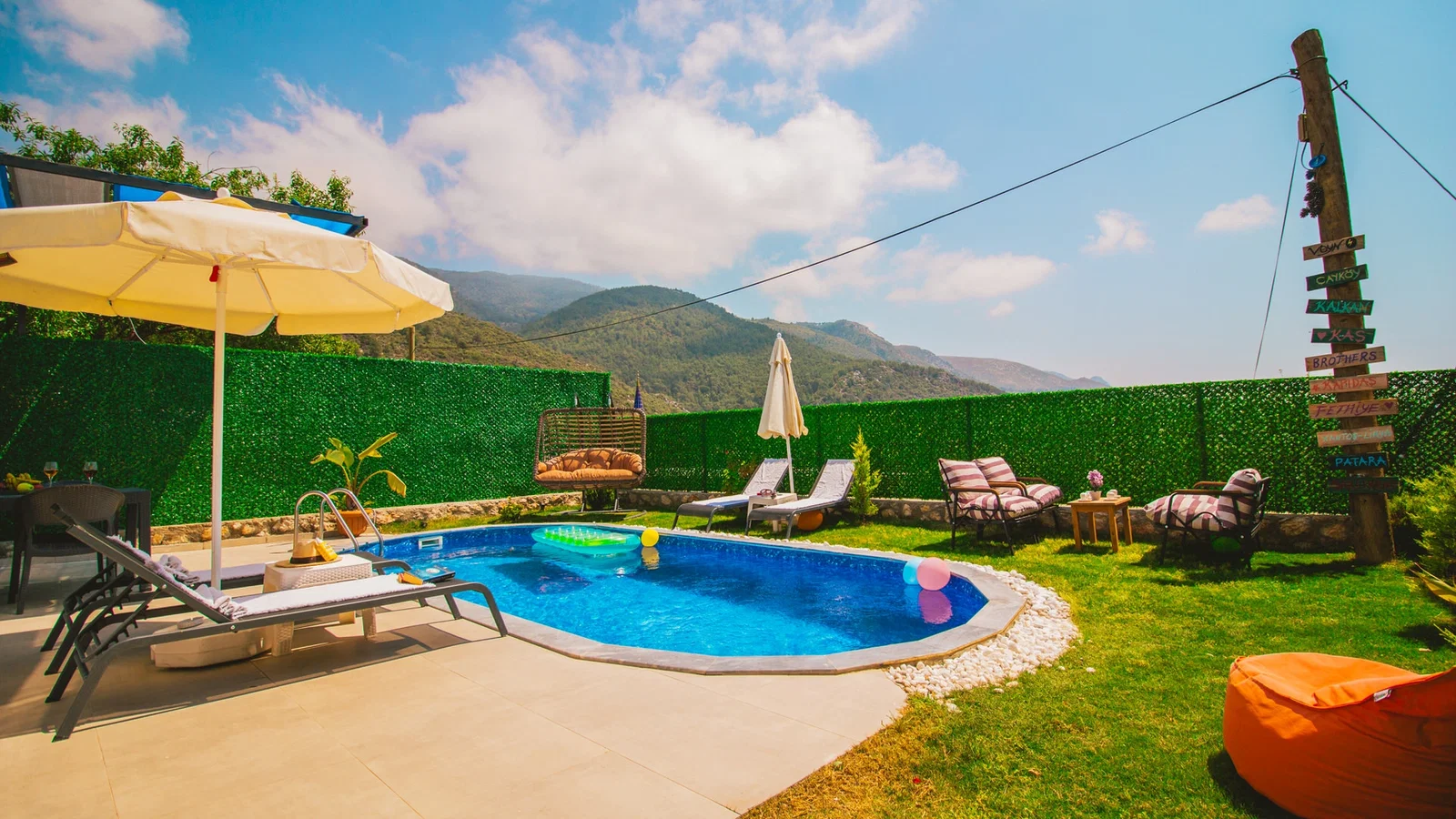 Çavdır’da Balayı Çiftlerine Uygun, Korunaklı Havuzlu, 2 Yatak Odalı, Kiralık Villa