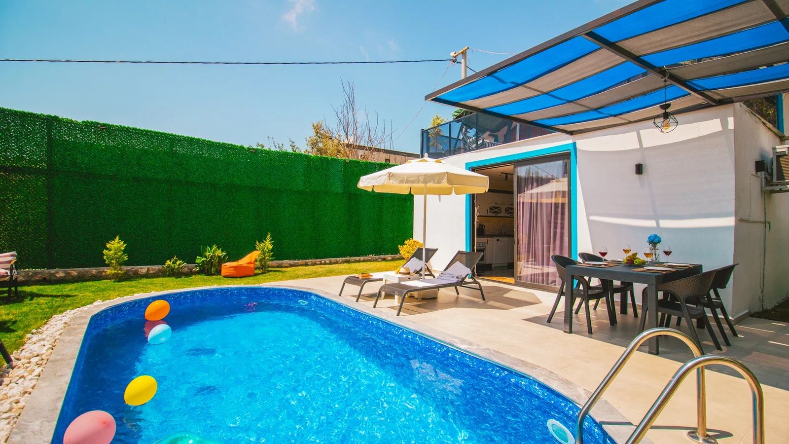 Çavdır’da Balayı Çiftlerine Uygun, Korunaklı Havuzlu, 2 Yatak Odalı, Kiralık Villa