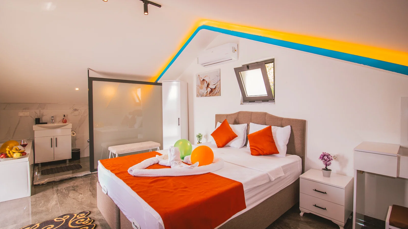 Çavdır’da Balayı Çiftlerine Uygun, Korunaklı Havuzlu, 2 Yatak Odalı, Kiralık Villa