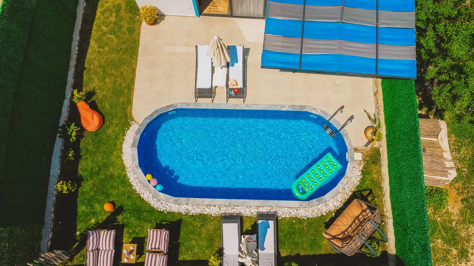 Çavdır’da Balayı Çiftlerine Uygun, Korunaklı Havuzlu, 2 Yatak Odalı, Kiralık Villa