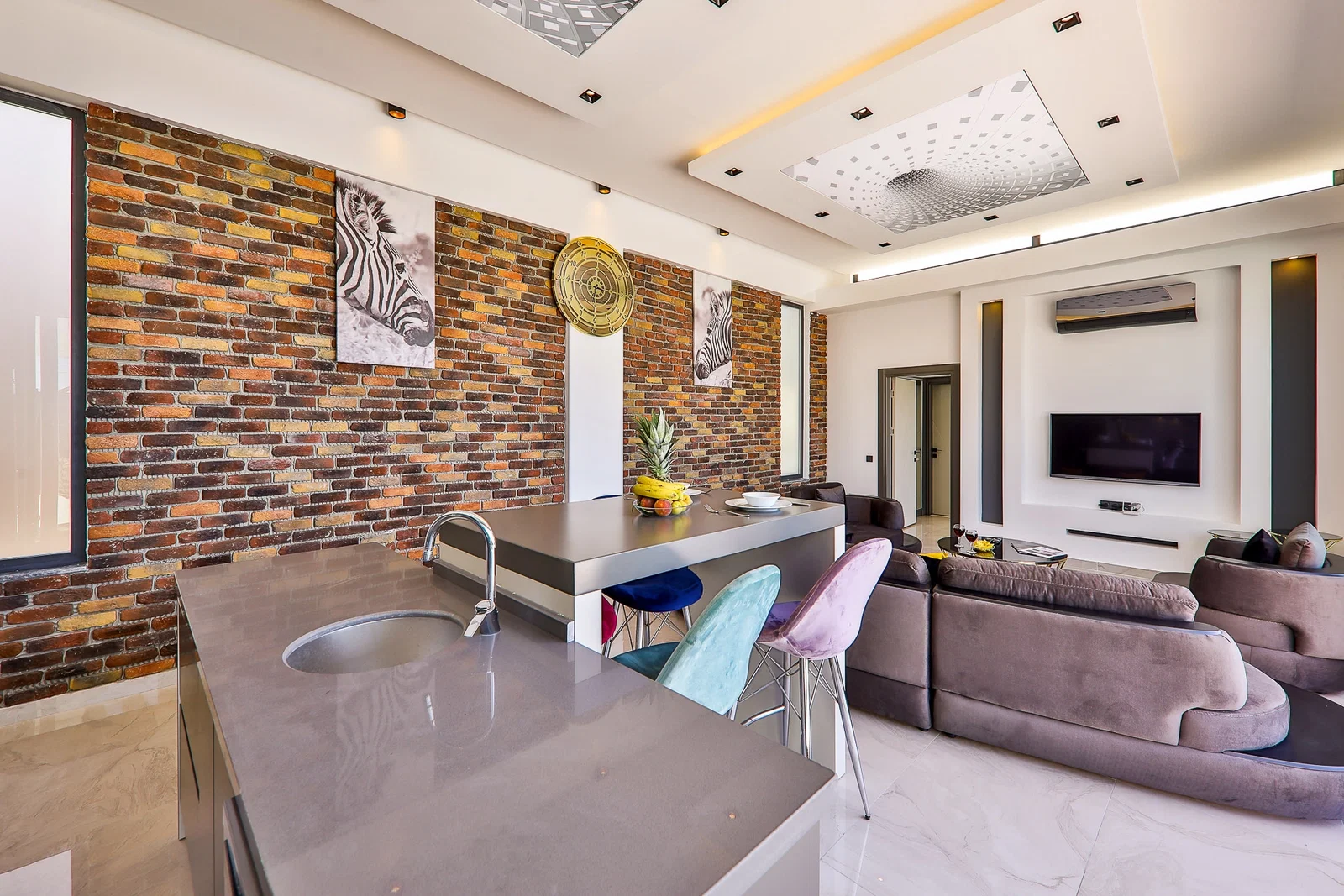 Yeşilköy’de Balayı Çiftlerine Uygun, Çocuk Havuzlu, Jakuzili, Kiralık Villa