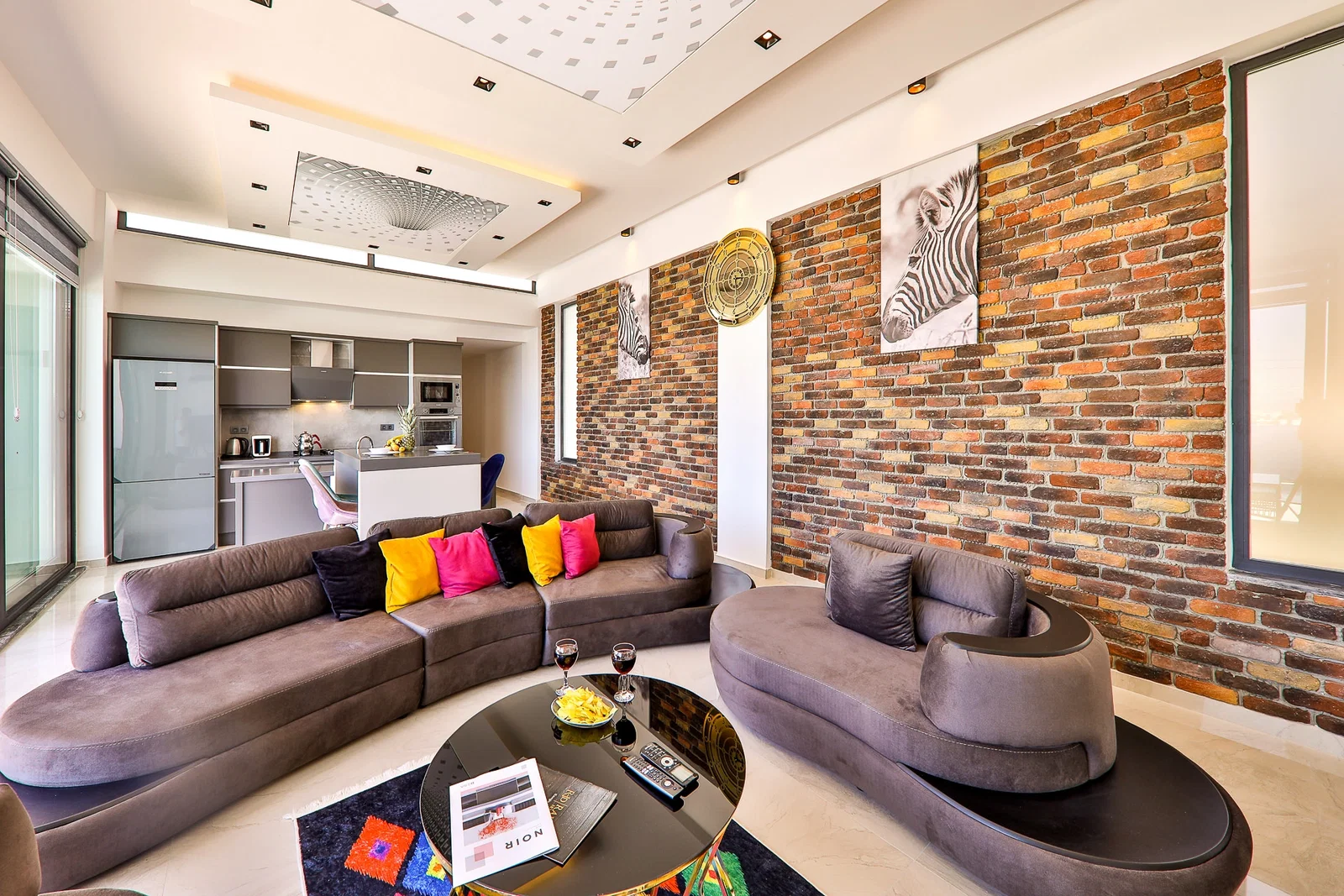 Yeşilköy’de Balayı Çiftlerine Uygun, Çocuk Havuzlu, Jakuzili, Kiralık Villa