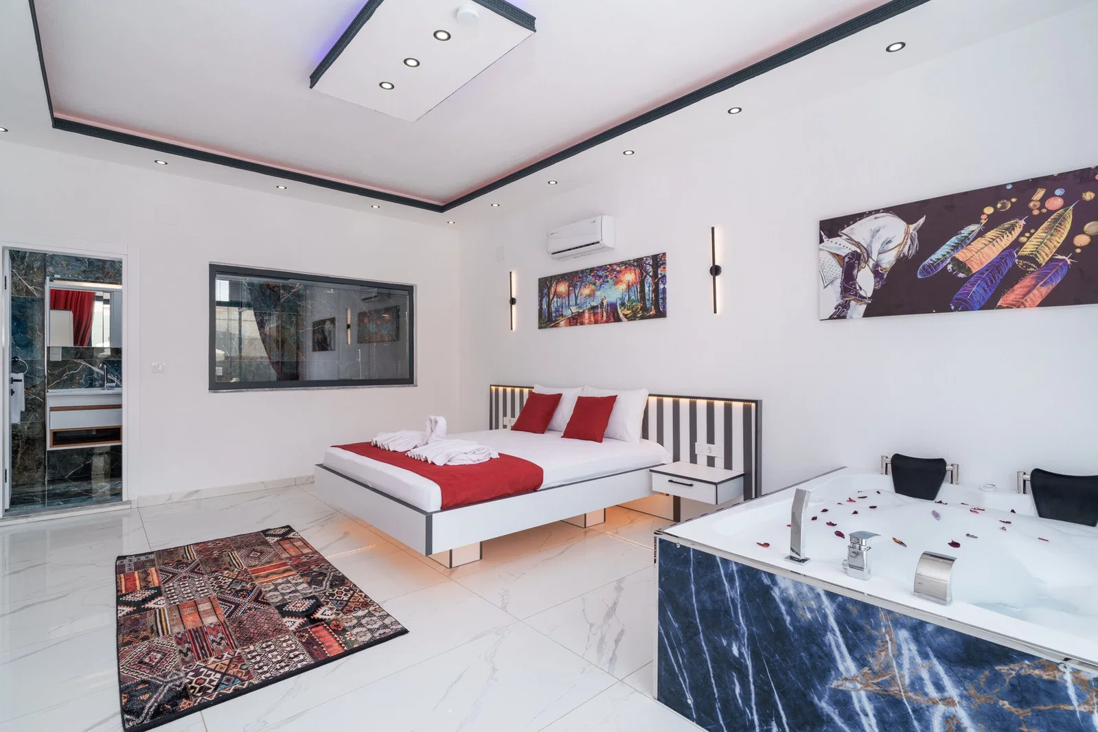 Çavdır'da Balayı Çiftlerine Uygun, Jakuzili, Kiralık Villa