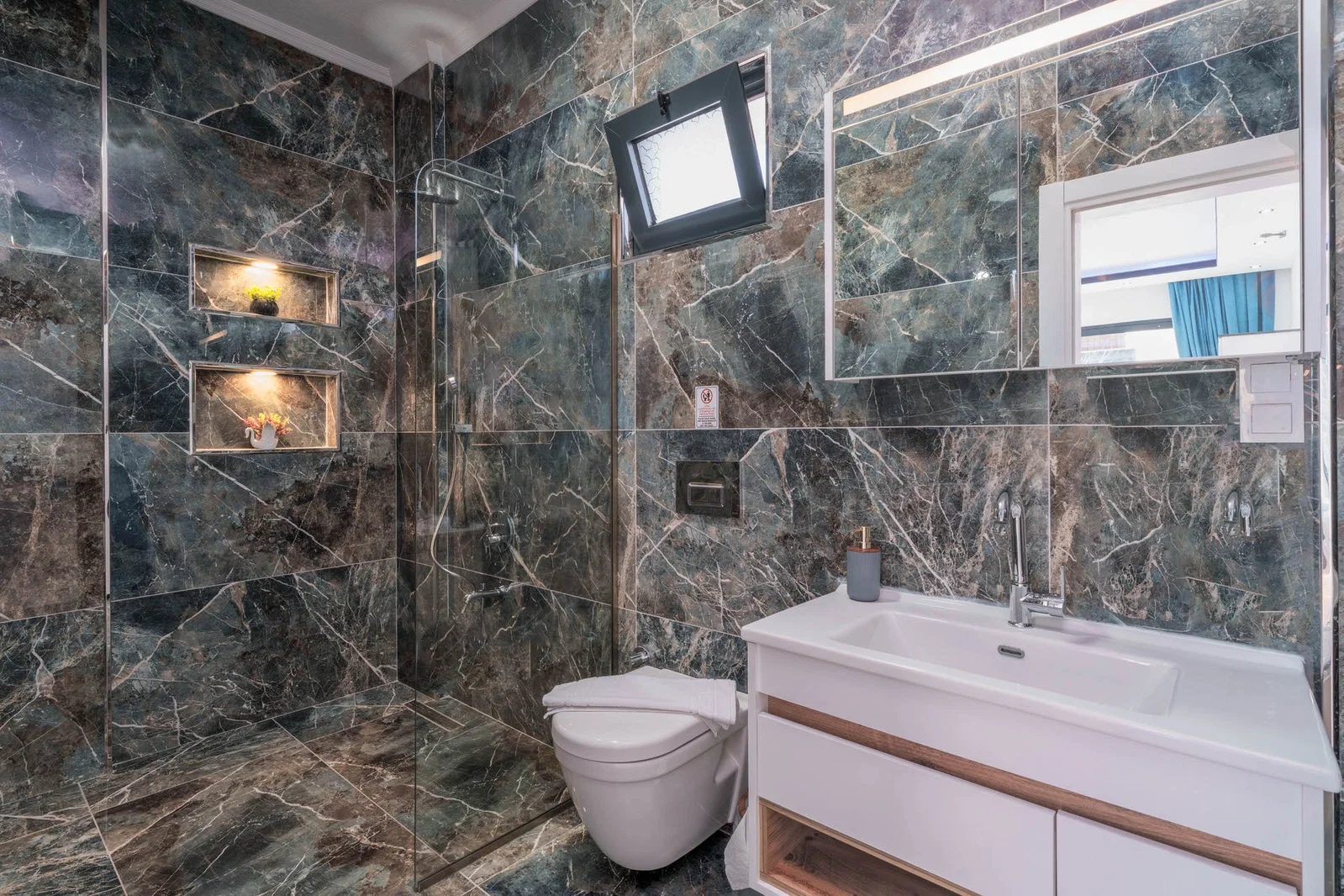 Çavdır'da Balayı Çiftlerine Uygun, Jakuzili, Kiralık Villa
