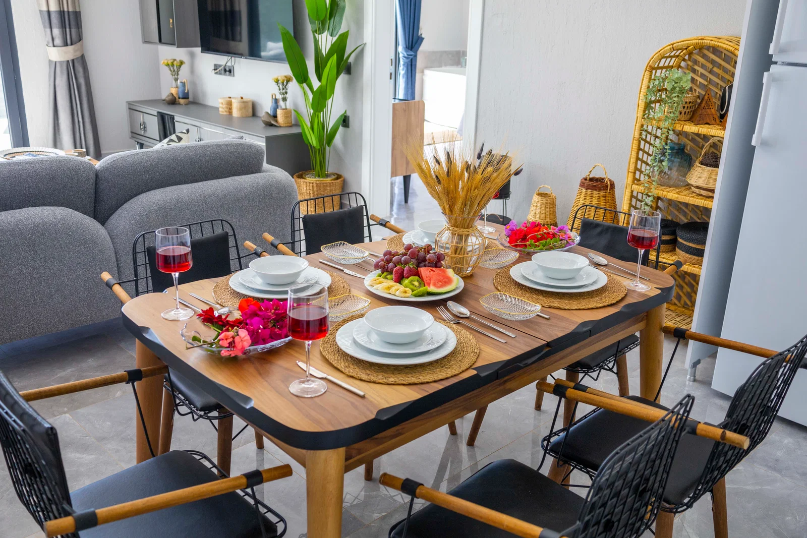 Çavdır’da Balayı Çiftlerine Uygun, Korunaklı Havuzlu, 2 Yatak Odalı, Kiralık Villa