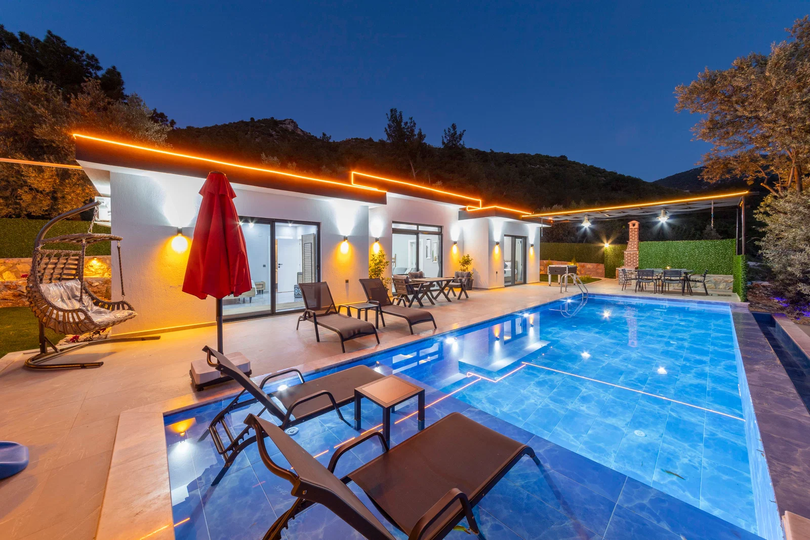Çavdır’da Balayı Çiftlerine Uygun, Korunaklı Havuzlu, 2 Yatak Odalı, Kiralık Villa