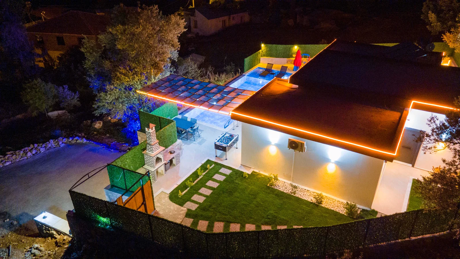 Çavdır’da Balayı Çiftlerine Uygun, Korunaklı Havuzlu, 2 Yatak Odalı, Kiralık Villa