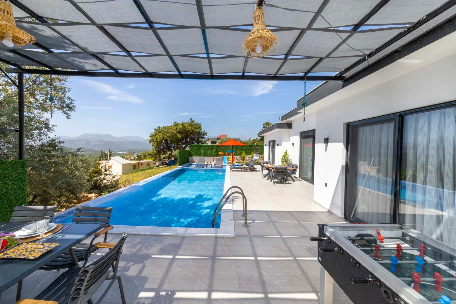 Çavdır’da Balayı Çiftlerine Uygun, Korunaklı Havuzlu, 2 Yatak Odalı, Kiralık Villa