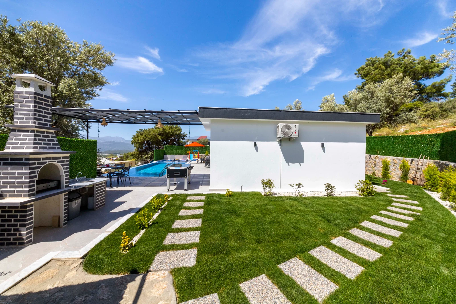 Çavdır’da Balayı Çiftlerine Uygun, Korunaklı Havuzlu, 2 Yatak Odalı, Kiralık Villa