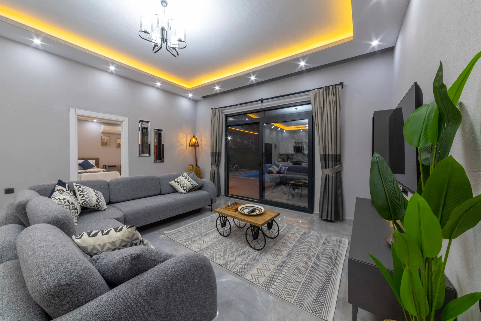 Çavdır’da Balayı Çiftlerine Uygun, Korunaklı Havuzlu, 2 Yatak Odalı, Kiralık Villa