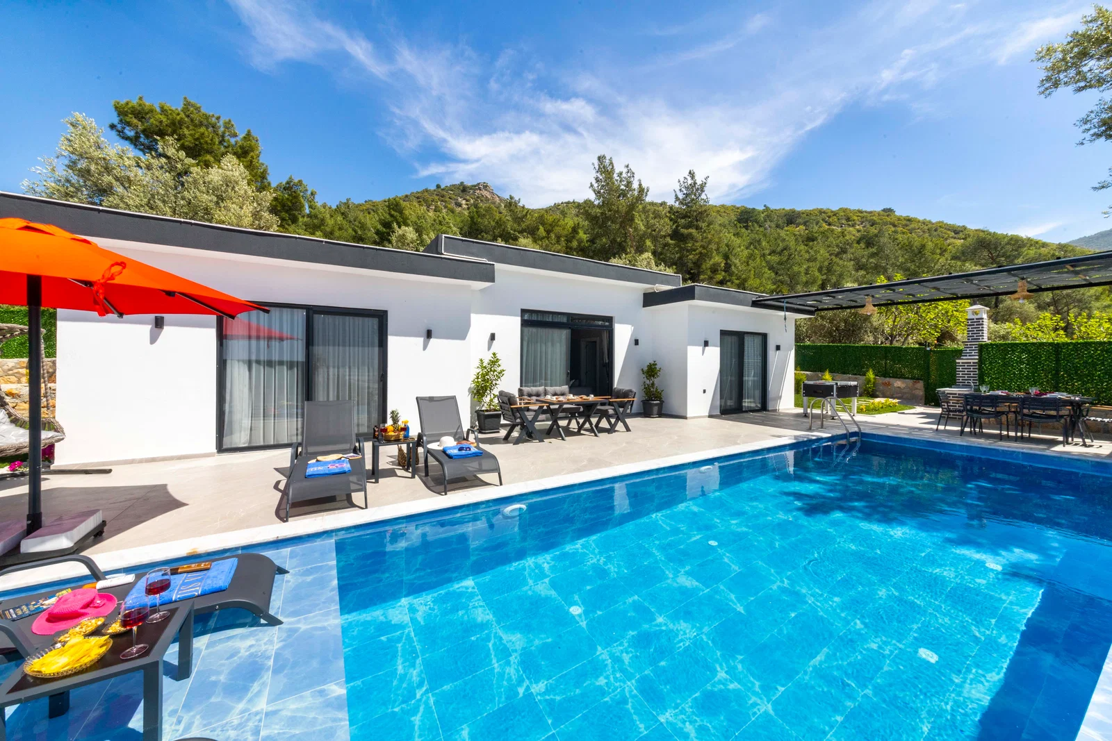 Çavdır’da Balayı Çiftlerine Uygun, Korunaklı Havuzlu, 2 Yatak Odalı, Kiralık Villa