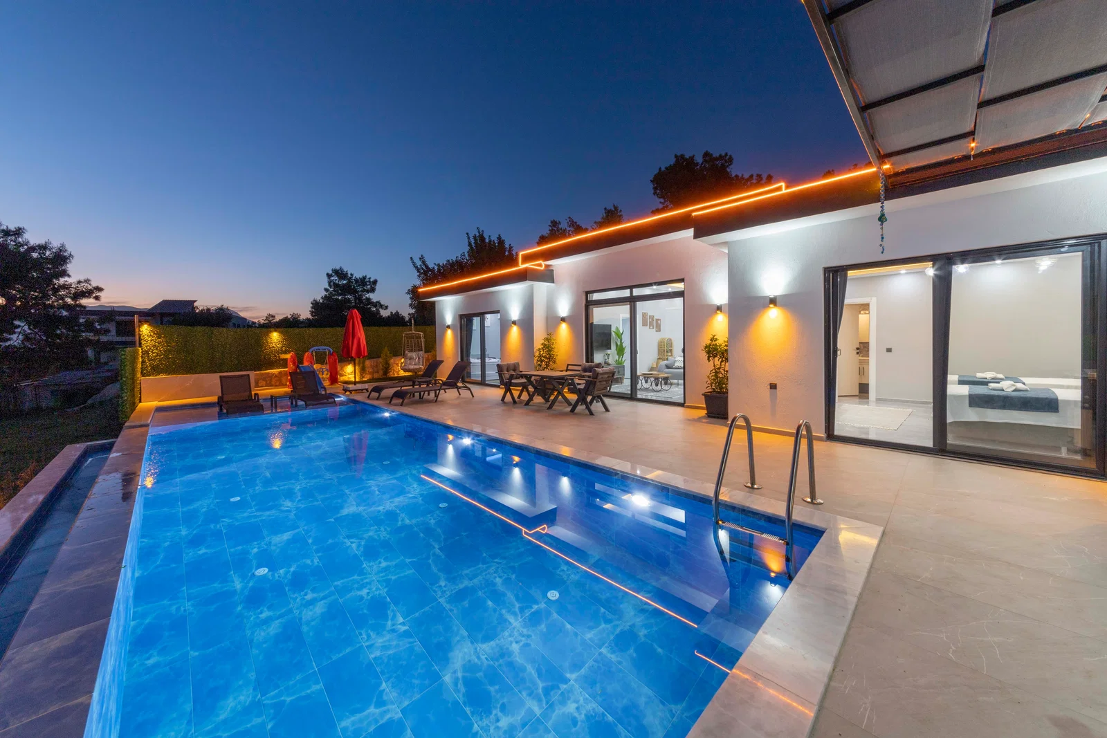 Çavdır’da Balayı Çiftlerine Uygun, Korunaklı Havuzlu, 2 Yatak Odalı, Kiralık Villa