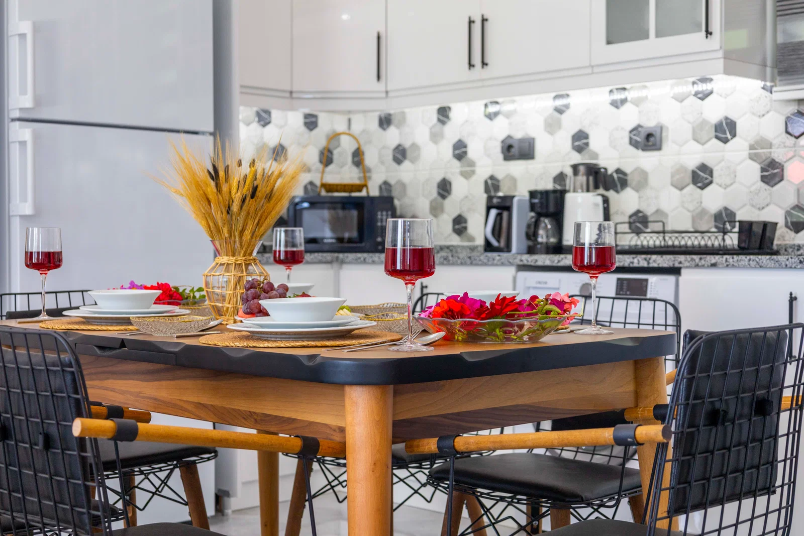 Çavdır’da Balayı Çiftlerine Uygun, Korunaklı Havuzlu, 2 Yatak Odalı, Kiralık Villa