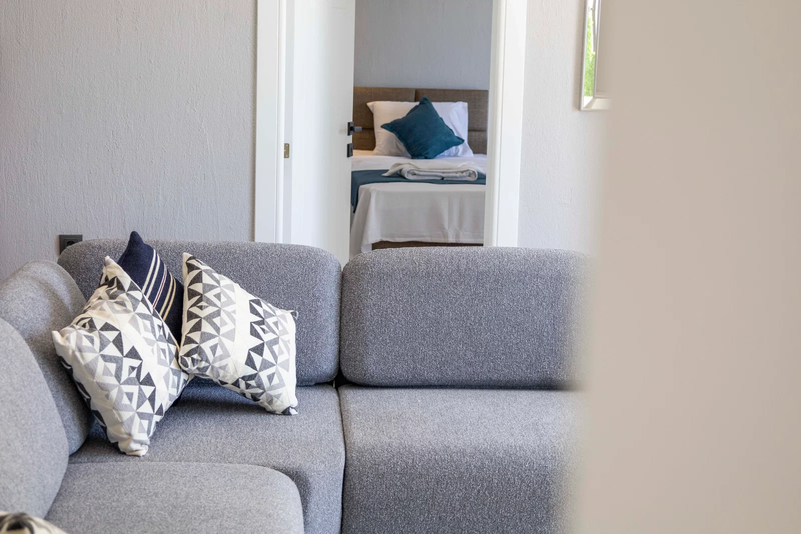 Çavdır’da Balayı Çiftlerine Uygun, Korunaklı Havuzlu, 2 Yatak Odalı, Kiralık Villa