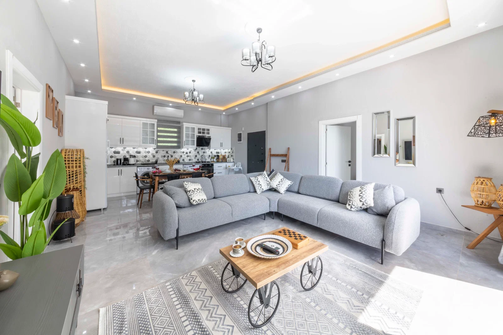 Çavdır’da Balayı Çiftlerine Uygun, Korunaklı Havuzlu, 2 Yatak Odalı, Kiralık Villa
