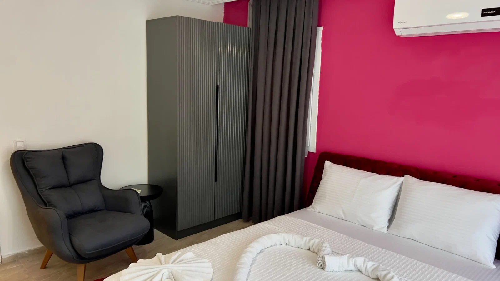 Bezirgan’da Huzurlu, Korunaklı Havuzlu, 4 Kişilik, Kiralık Villa