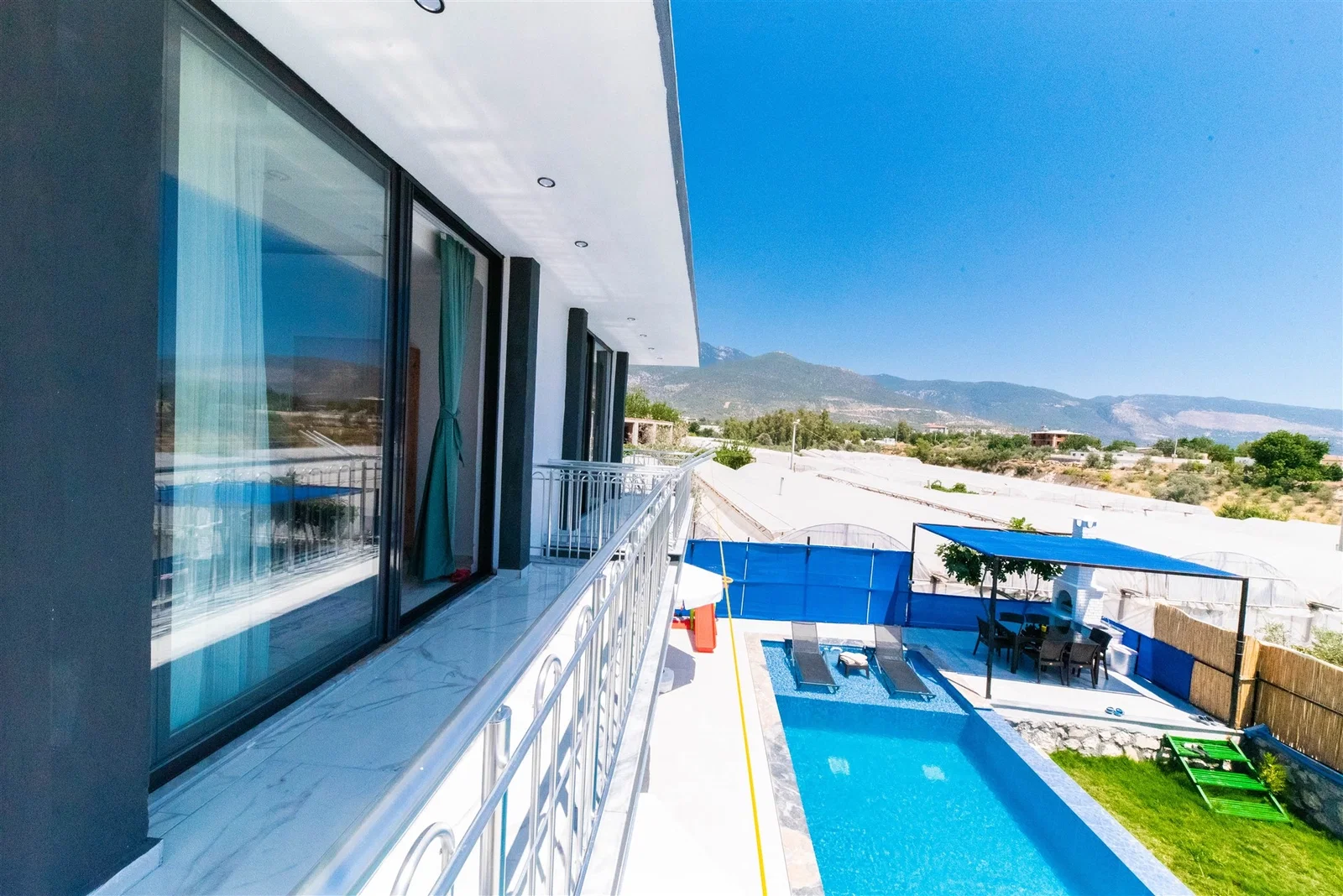 Çavdır’da Korunaklı, Çocuk Havuzlu, 2 Yatak Odalı, Kiralık Villa