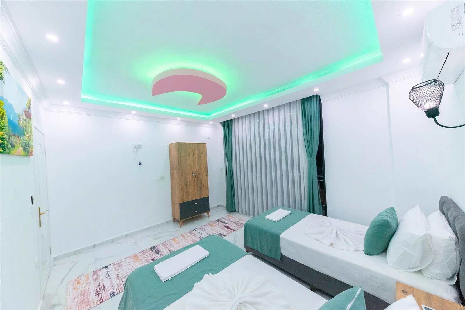 Çavdır’da Korunaklı, Çocuk Havuzlu, 2 Yatak Odalı, Kiralık Villa