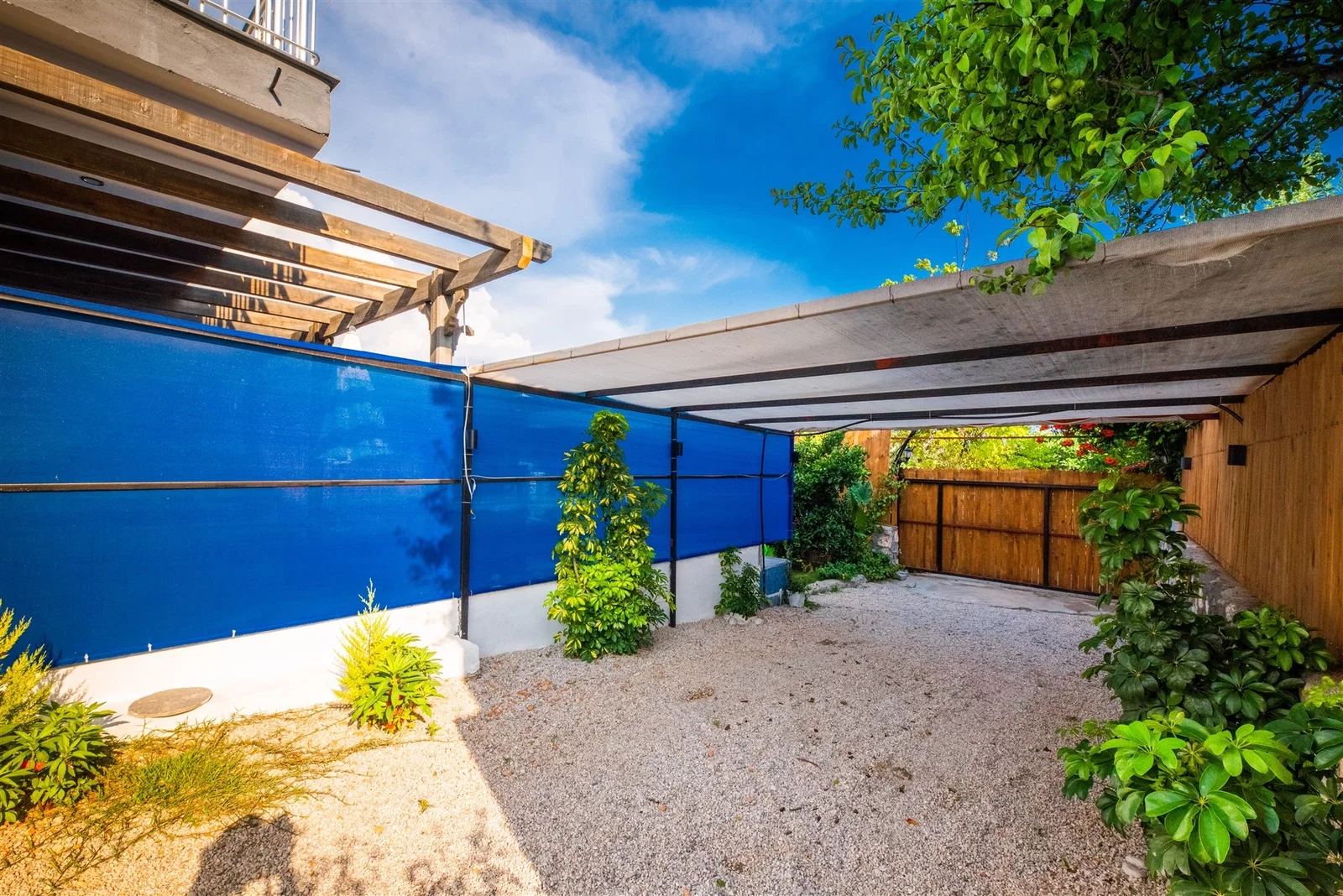 Çavdır’da Korunaklı, Çocuk Havuzlu, 2 Yatak Odalı, Kiralık Villa