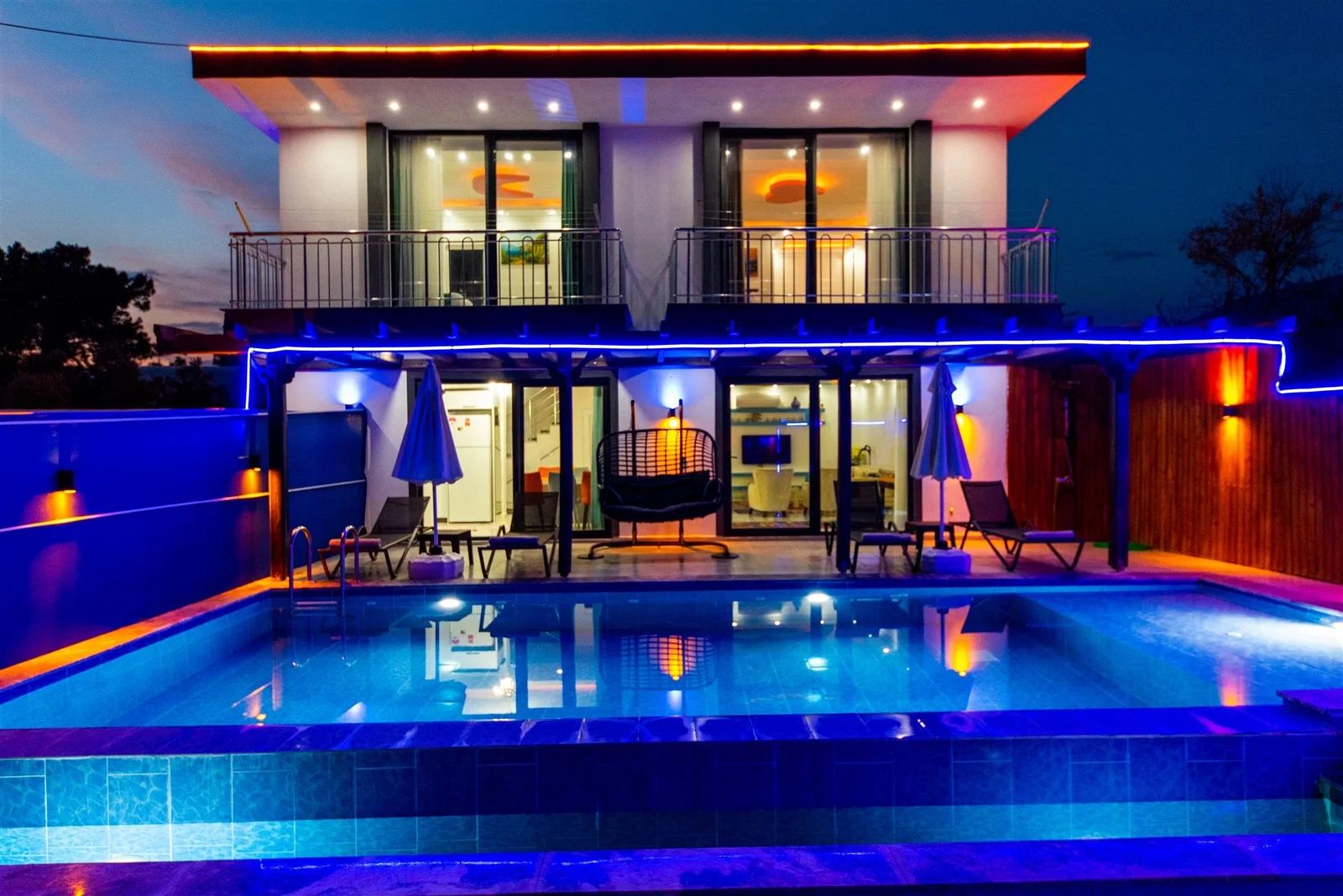Çavdır’da Korunaklı, Çocuk Havuzlu, 2 Yatak Odalı, Kiralık Villa