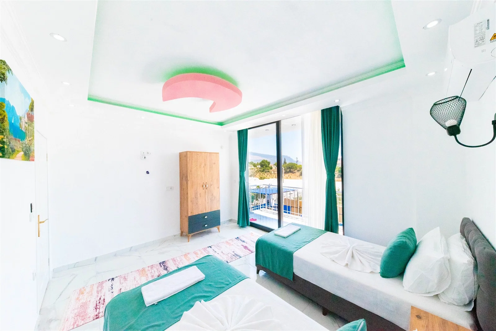 Çavdır’da Korunaklı, Çocuk Havuzlu, 2 Yatak Odalı, Kiralık Villa