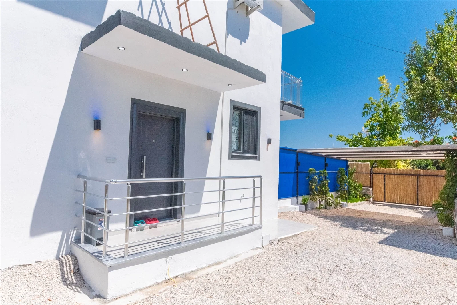 Çavdır’da Korunaklı, Çocuk Havuzlu, 2 Yatak Odalı, Kiralık Villa