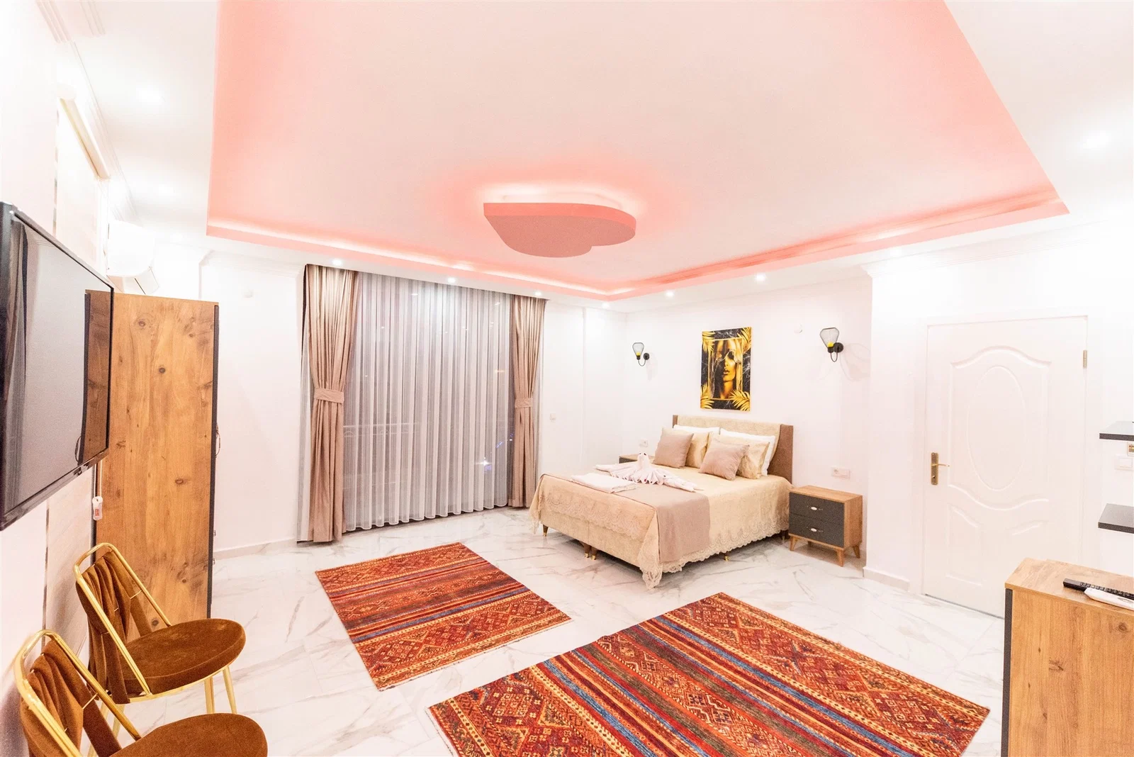 Çavdır’da Korunaklı, Çocuk Havuzlu, 2 Yatak Odalı, Kiralık Villa