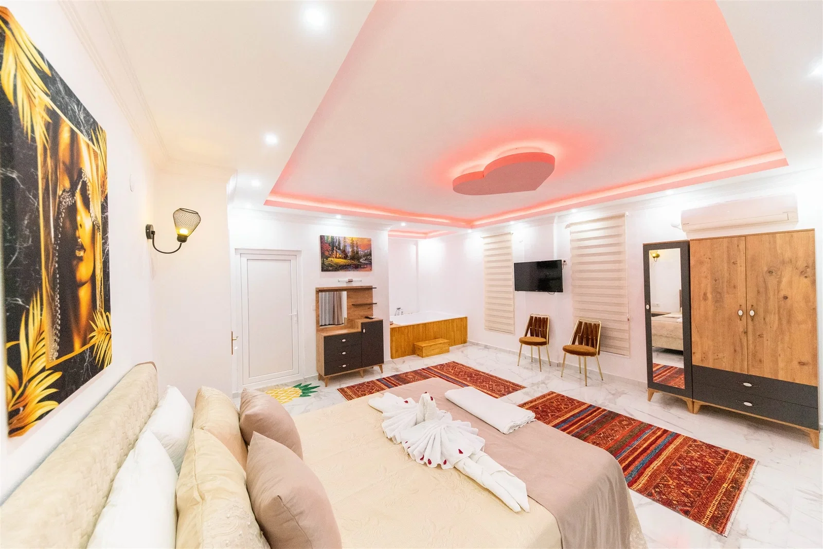 Çavdır’da Korunaklı, Çocuk Havuzlu, 2 Yatak Odalı, Kiralık Villa