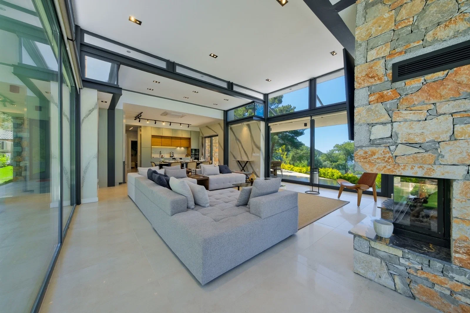 Göcek’te Korunaklı, Isıtmalı Havuzlu, 8 Kişilik, Lüks Villa