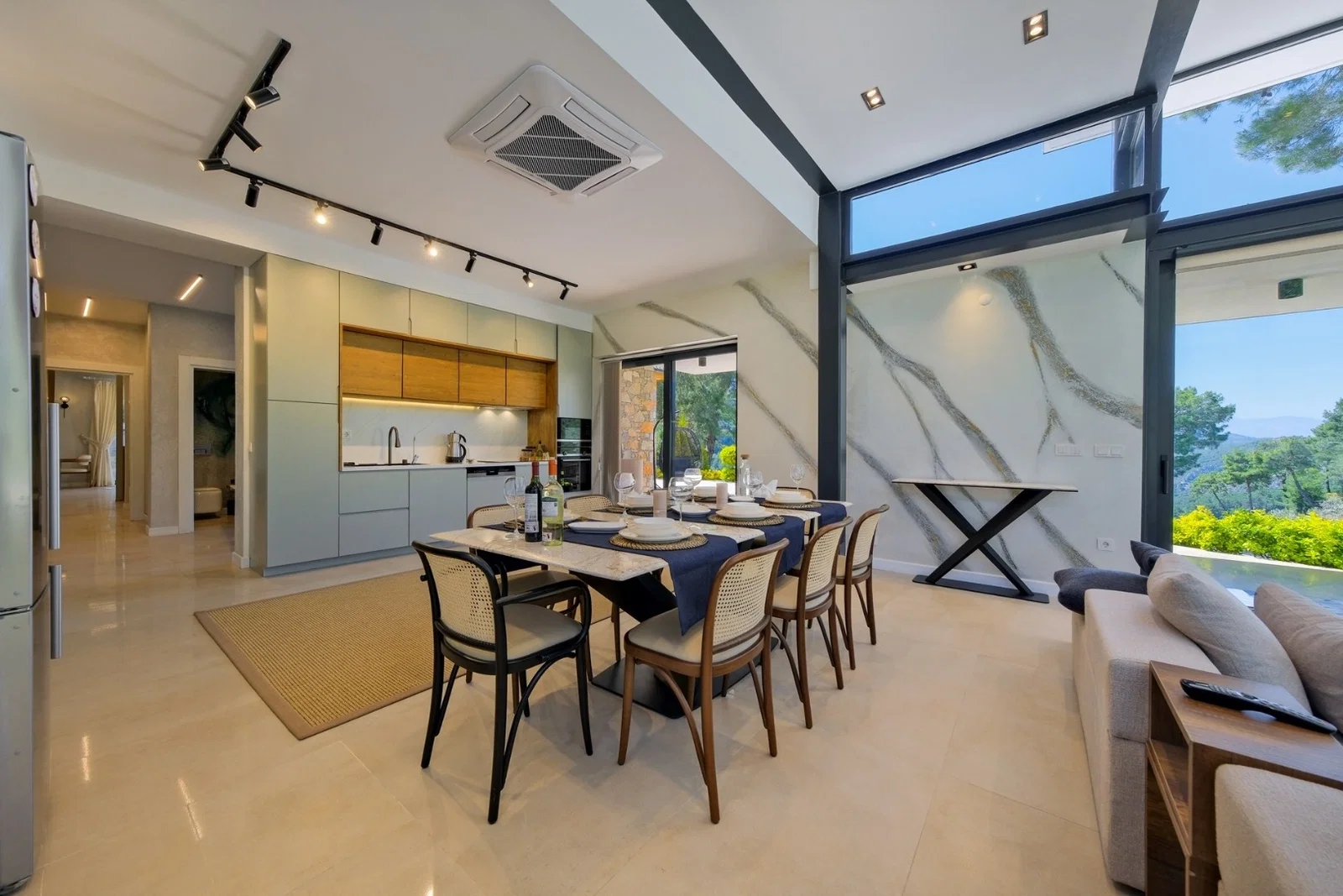 Göcek’te Korunaklı, Isıtmalı Havuzlu, 8 Kişilik, Lüks Villa