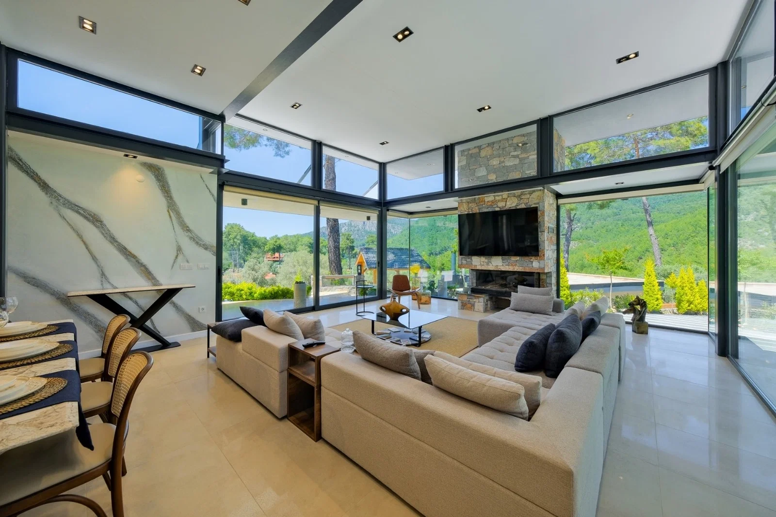 Göcek’te Korunaklı, Isıtmalı Havuzlu, 8 Kişilik, Lüks Villa