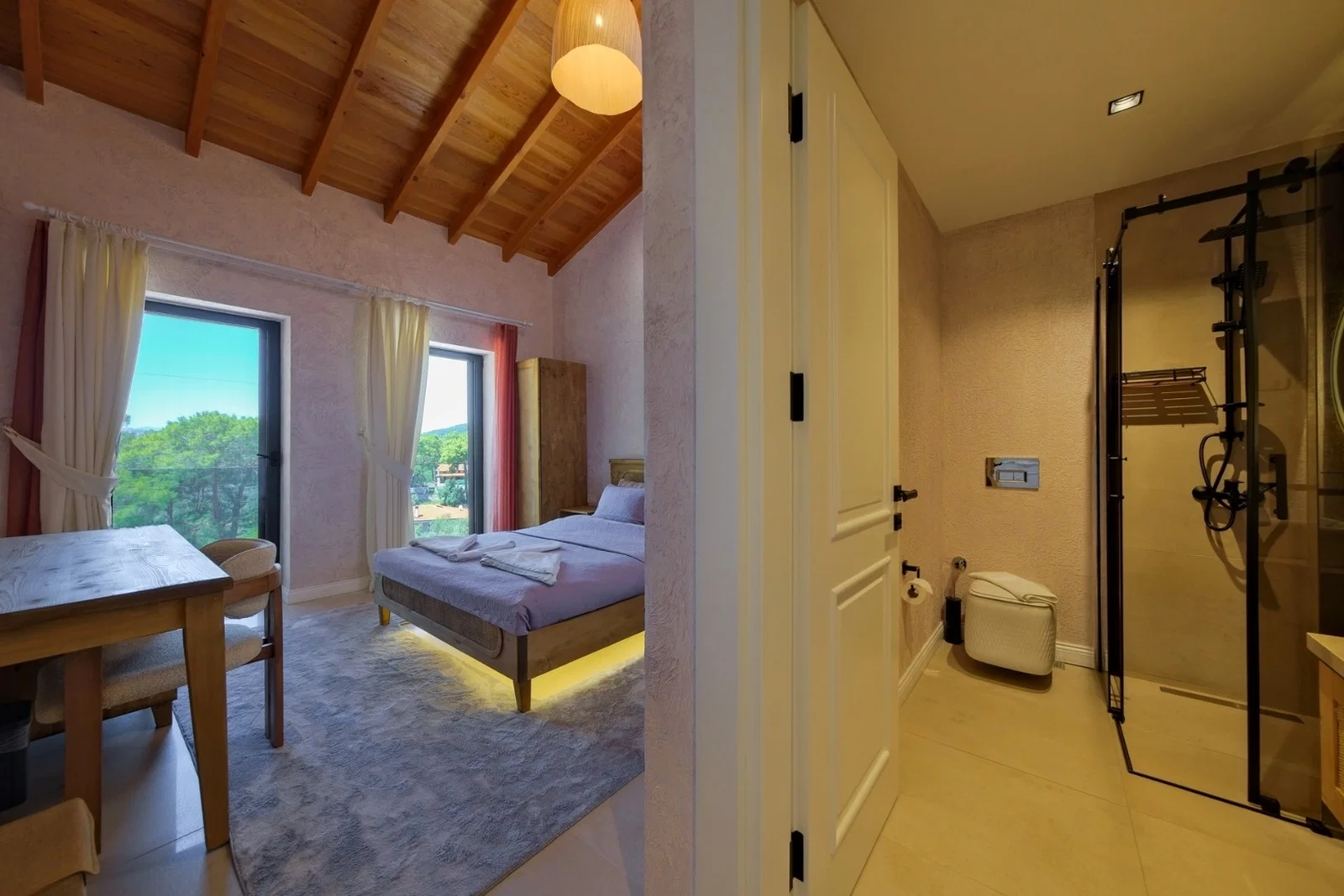 Göcek’te Korunaklı, Isıtmalı Havuzlu, 8 Kişilik, Lüks Villa