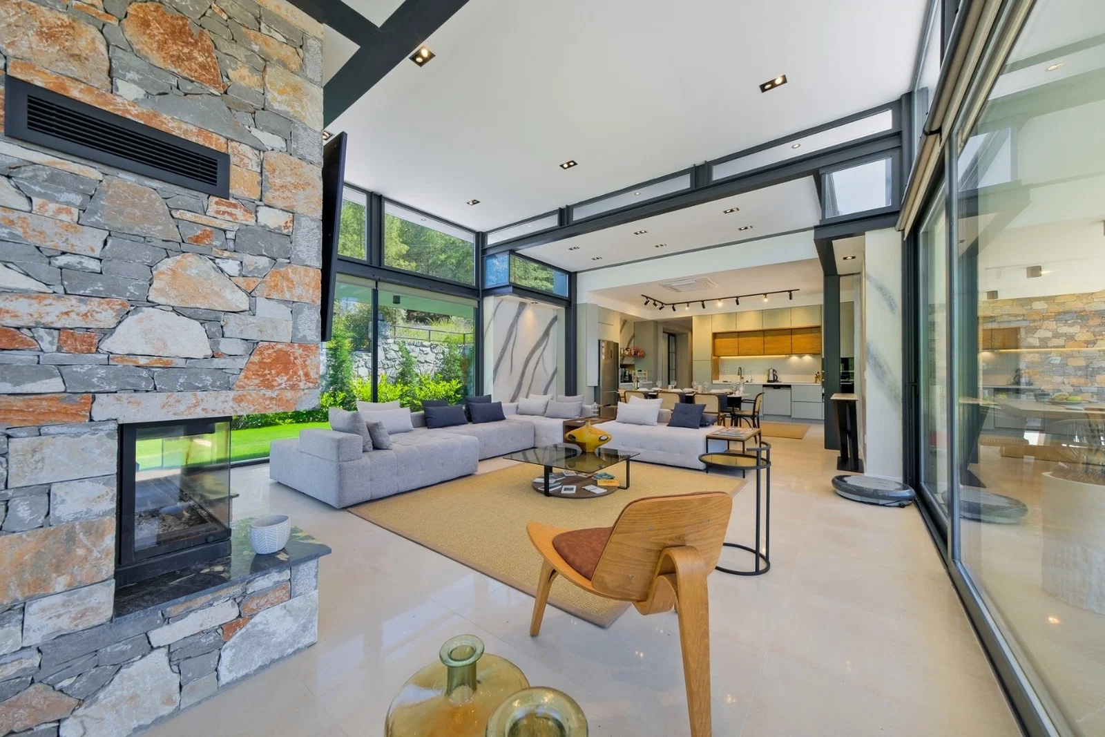 Göcek’te Korunaklı, Isıtmalı Havuzlu, 8 Kişilik, Lüks Villa