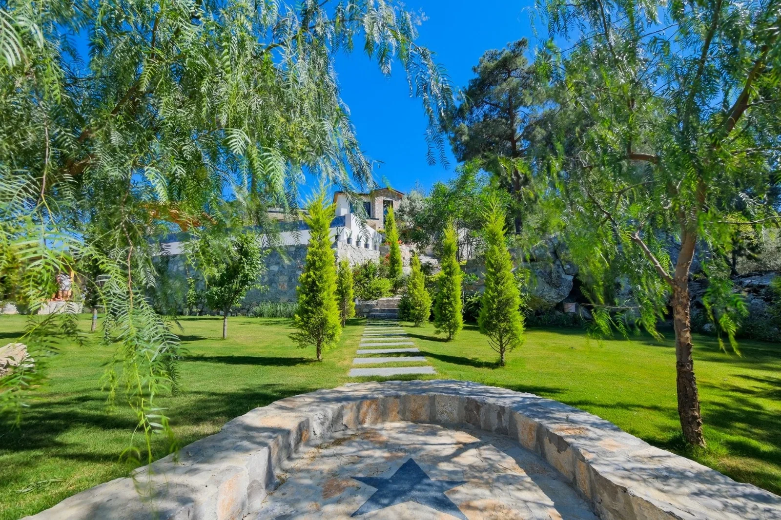 Göcek’te Korunaklı, Isıtmalı Havuzlu, 8 Kişilik, Lüks Villa