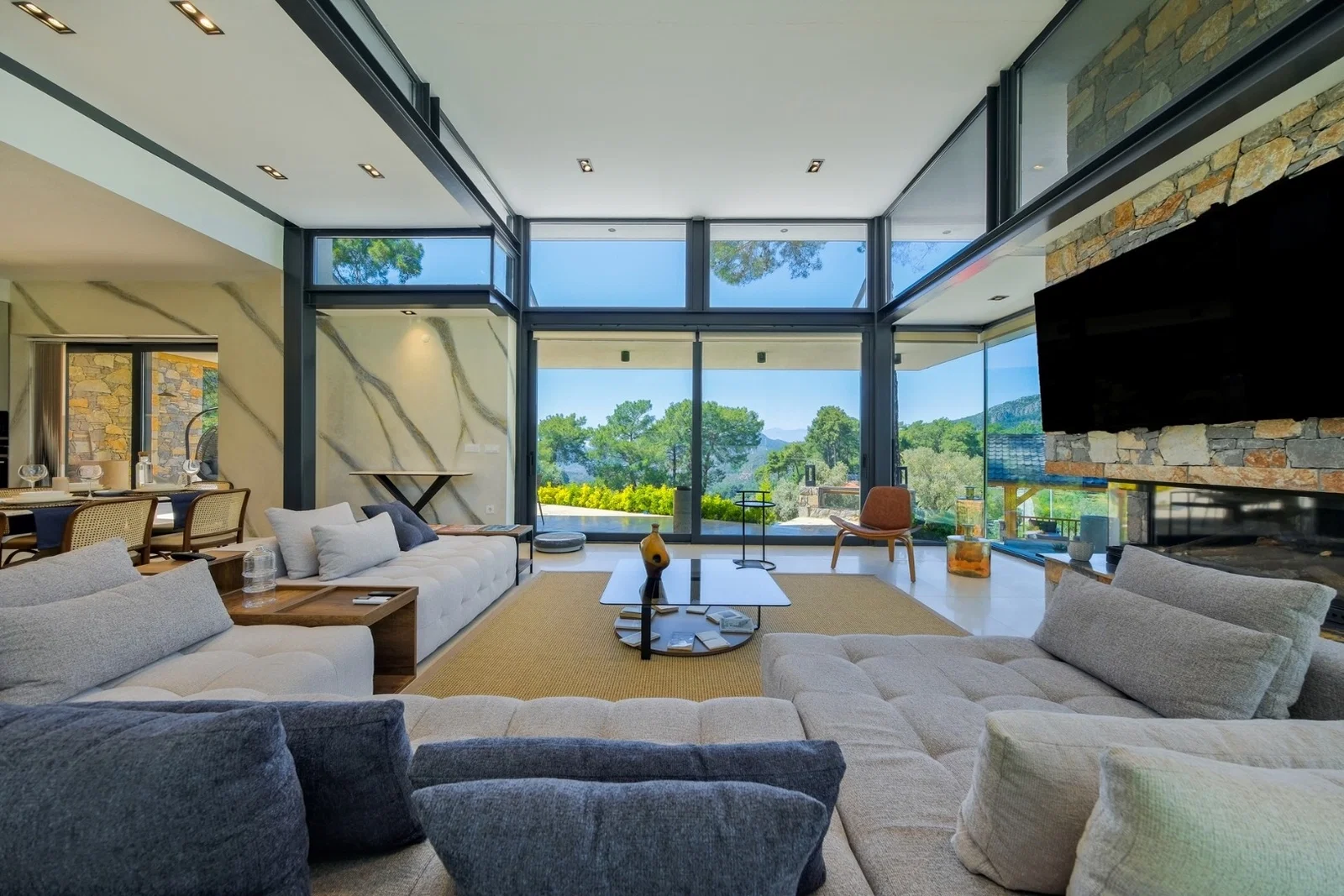 Göcek’te Korunaklı, Isıtmalı Havuzlu, 8 Kişilik, Lüks Villa