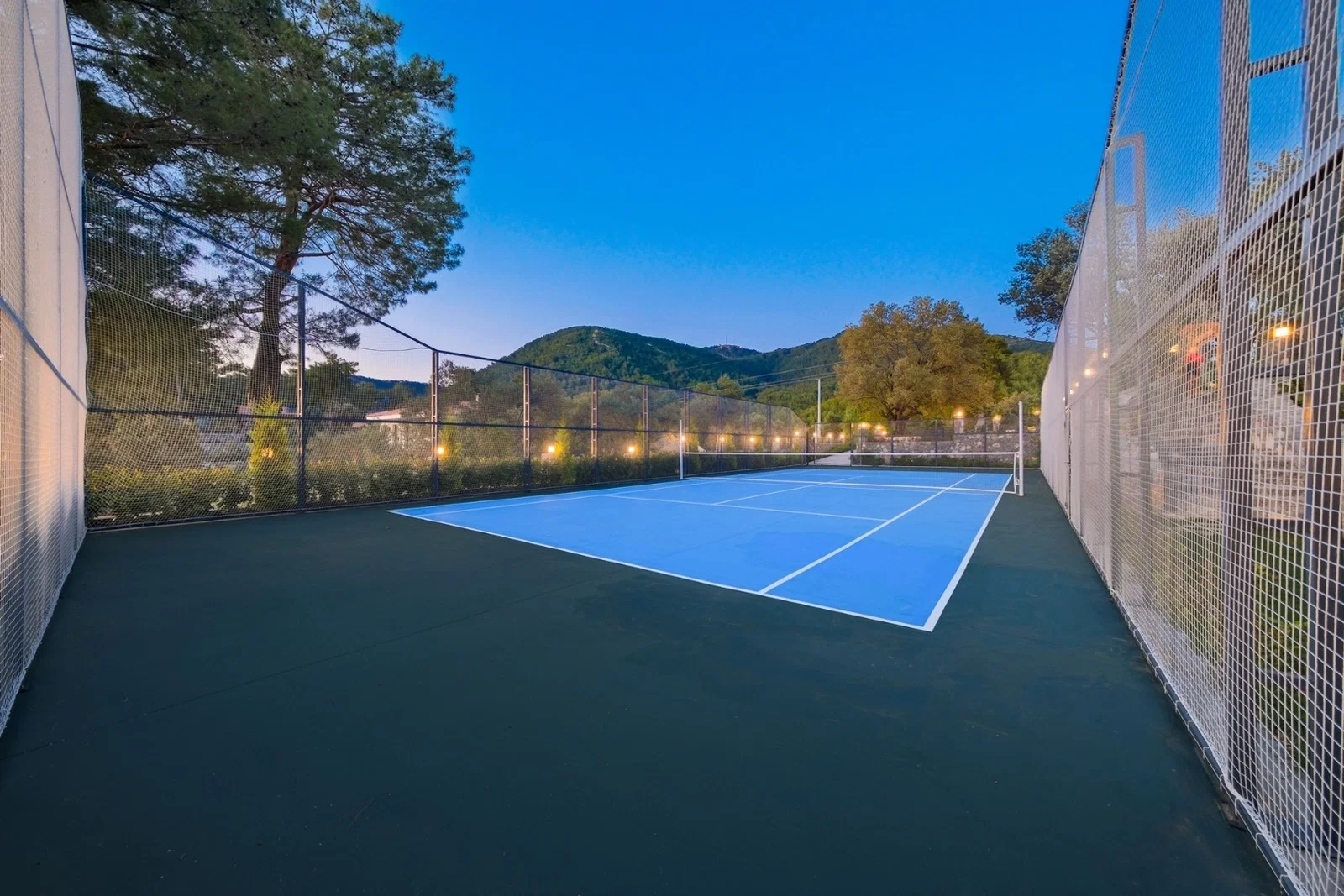 Göcek’te Korunaklı, Isıtmalı Havuzlu, 8 Kişilik, Lüks Villa